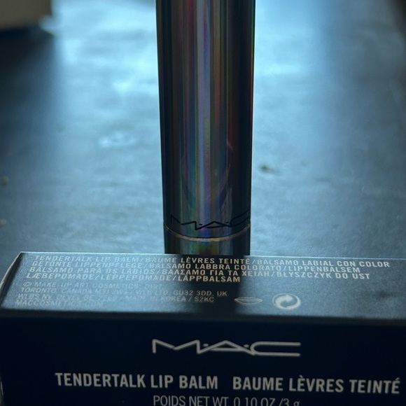 Red lip tint Moisturizes Instantly
Keep Your Lips Smooth and Soft - Picture 2 of 2